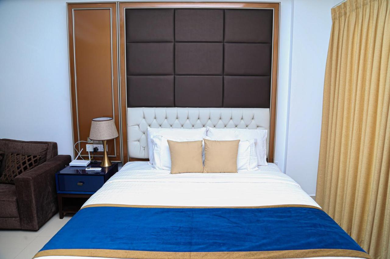Ocean Breeze Studio Apartment Negombo Exterior photo
